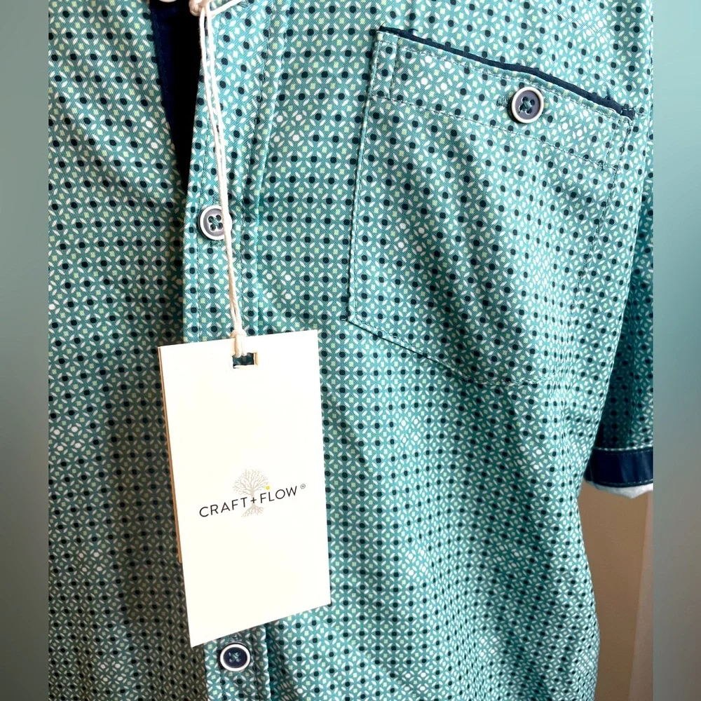 NEW Boys Geo Print Short Sleeve Button Down Shirt Size L - Picture 2 of 5